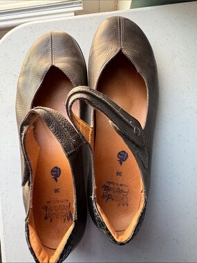 Women’s Black Leather Mary Jane Flats - Size 38